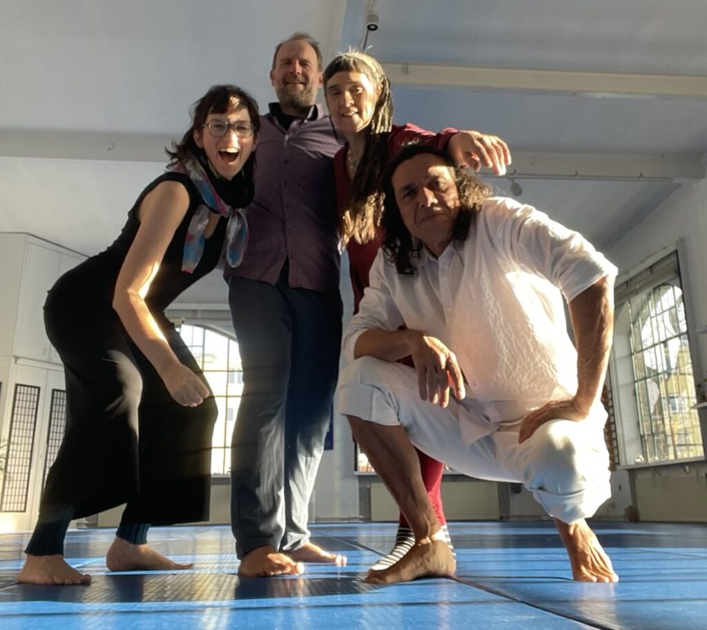 Ein Foto der Anleiter Bianca, Nils, Ruth und Daniel